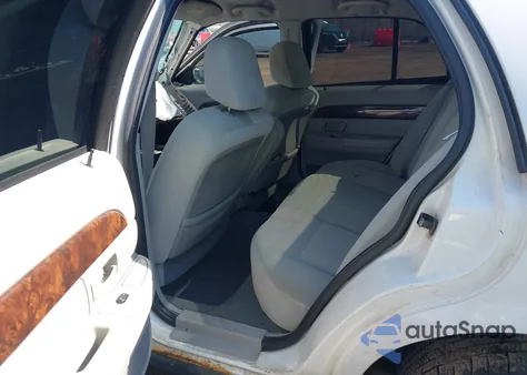 2004 Mercury Grand Marquis Gs z USA, uszkodzony, nr VIN 2MEFM74W94X681819